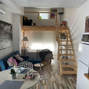 Studio met een King Size Bed